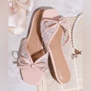 2 FOR $20 Bamboo Beige Buzzing 87 Slide Sandal Bow Rhinestones Bling Size 6 NEW